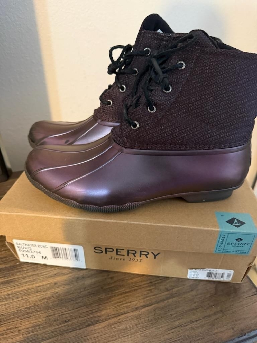 Sperry Women's Burgundy Plum Lace-Up Duck Boots